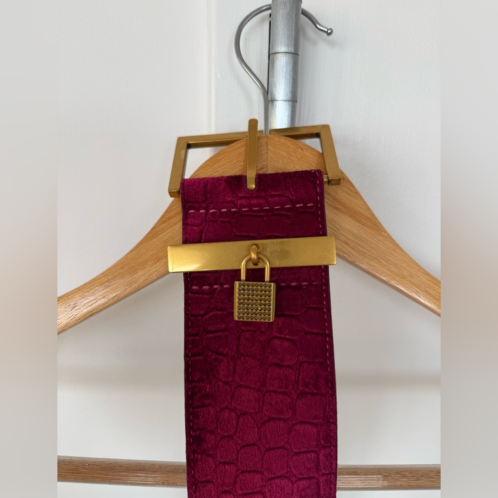 Kurt Geiger Gold-Accent Burgundy Croc-Embossed Women’s Belt, Size M/L